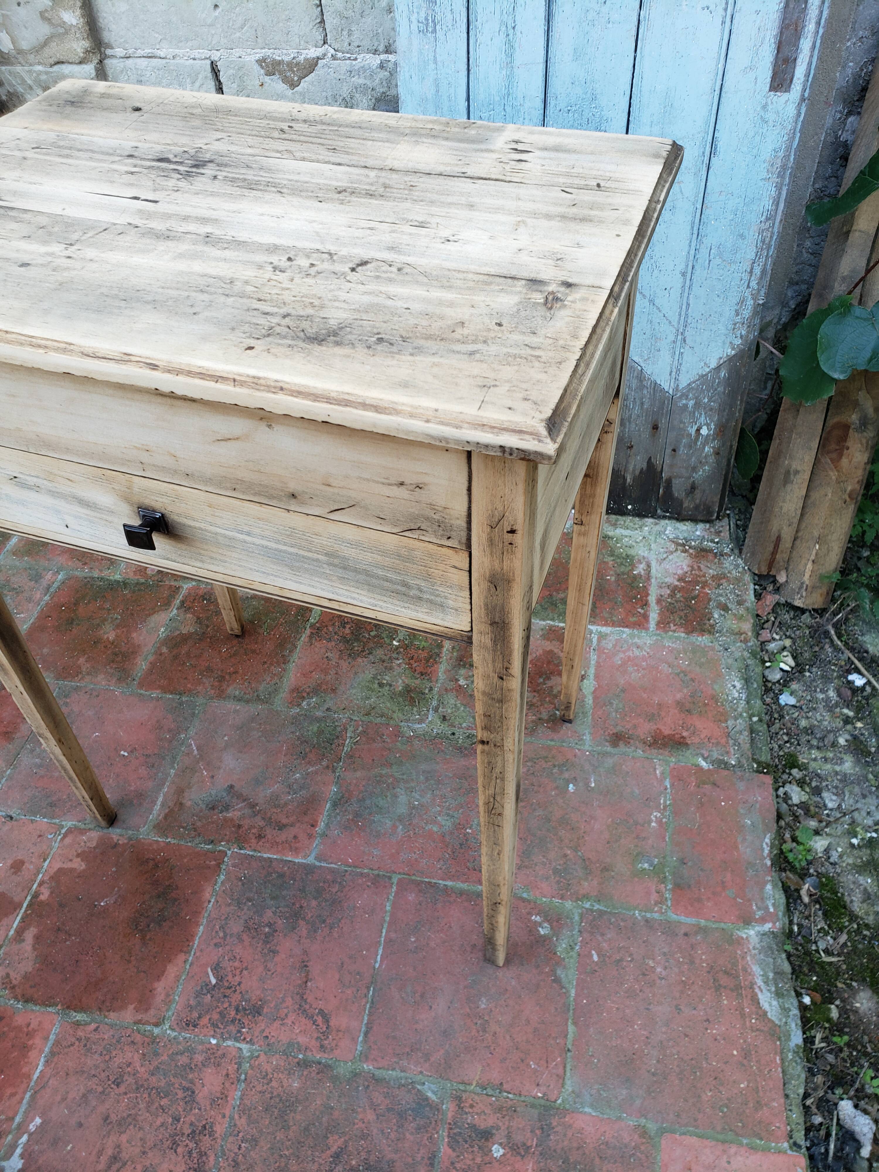 Bedside or raw wood worker