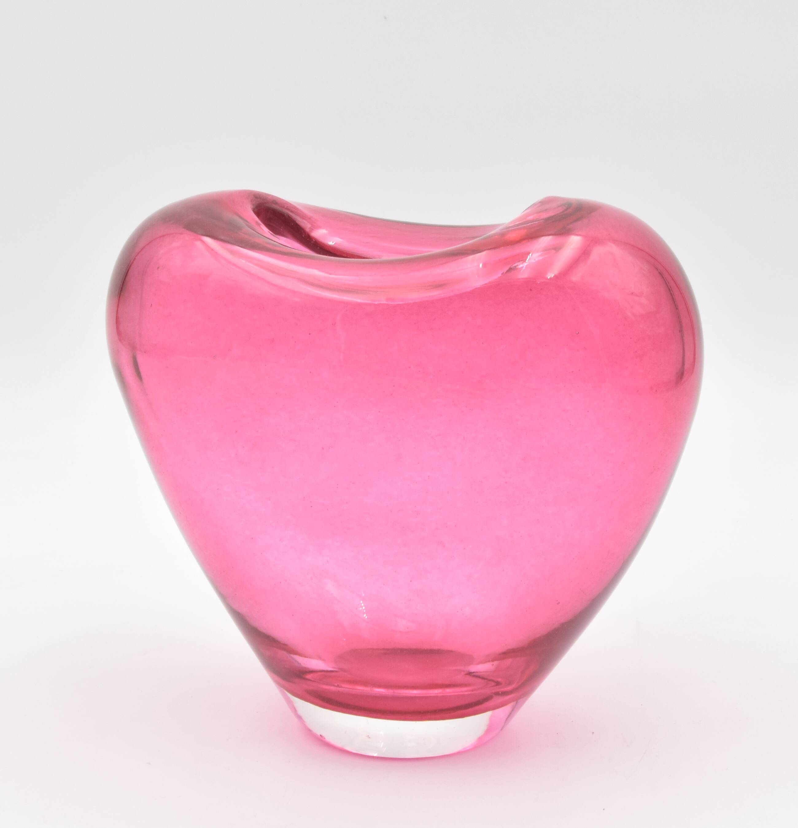 Deru heart vase design blown glass