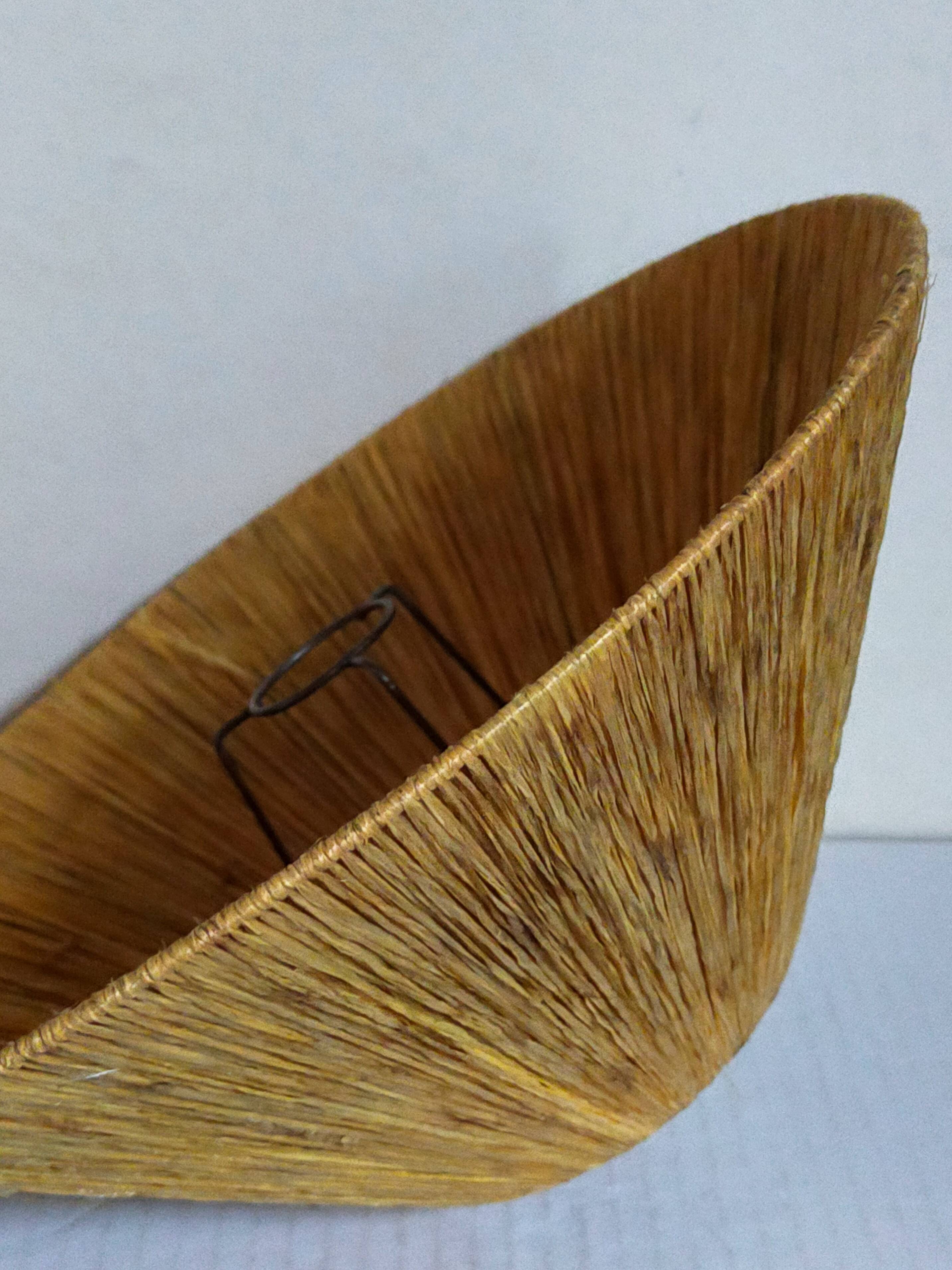 Table lamp in wood and rattan, 50s raffia lampshade