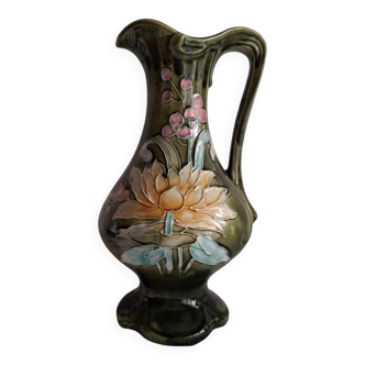 Art Nouveau pitcher in slipware