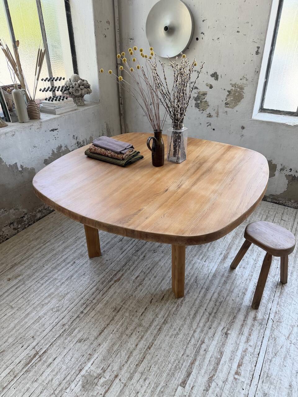 Round XL constructivist table