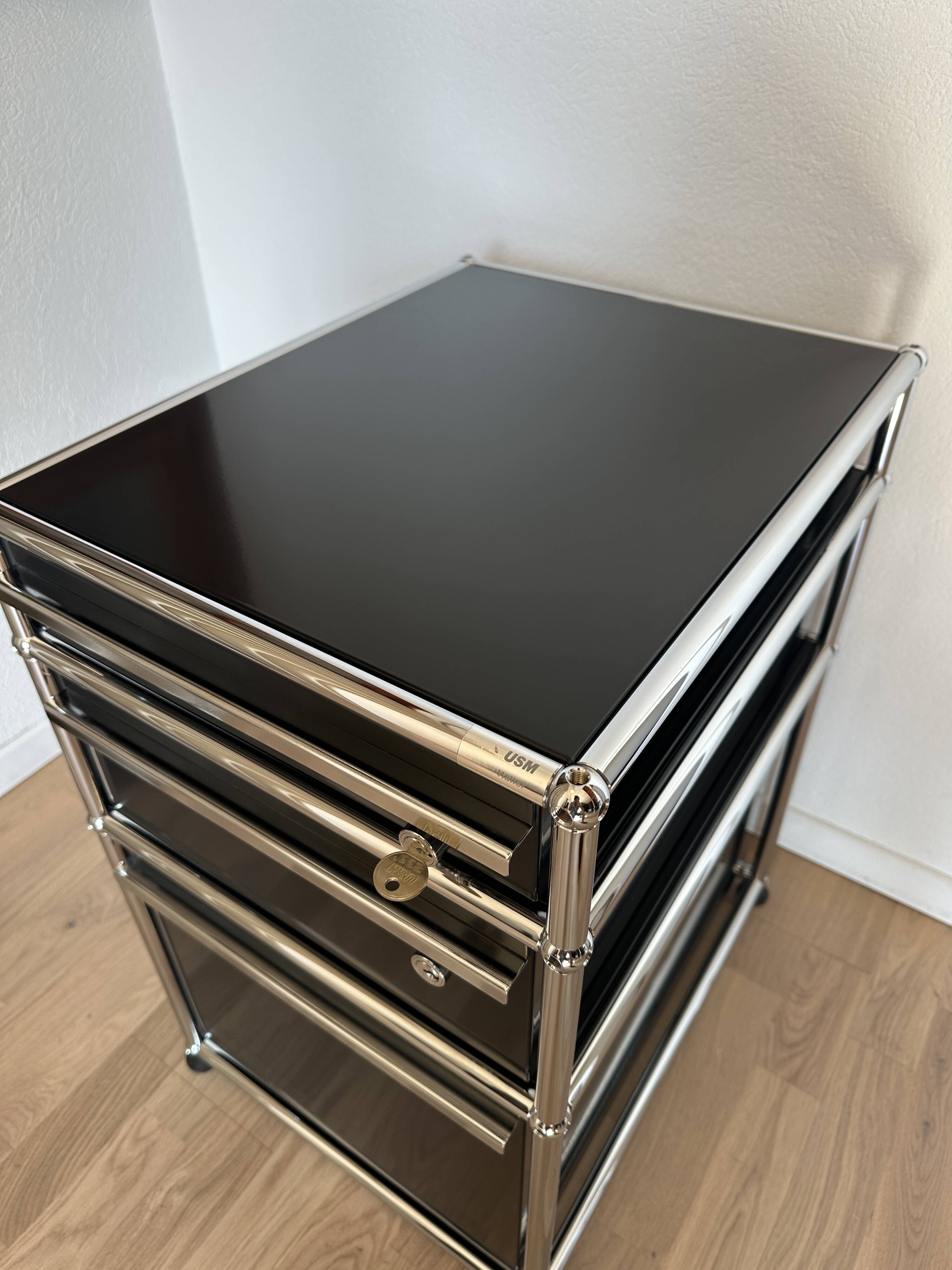 USM Haller cabinet in Graphite Black