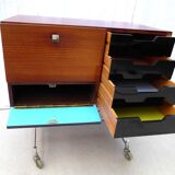Petite commode à roulettes