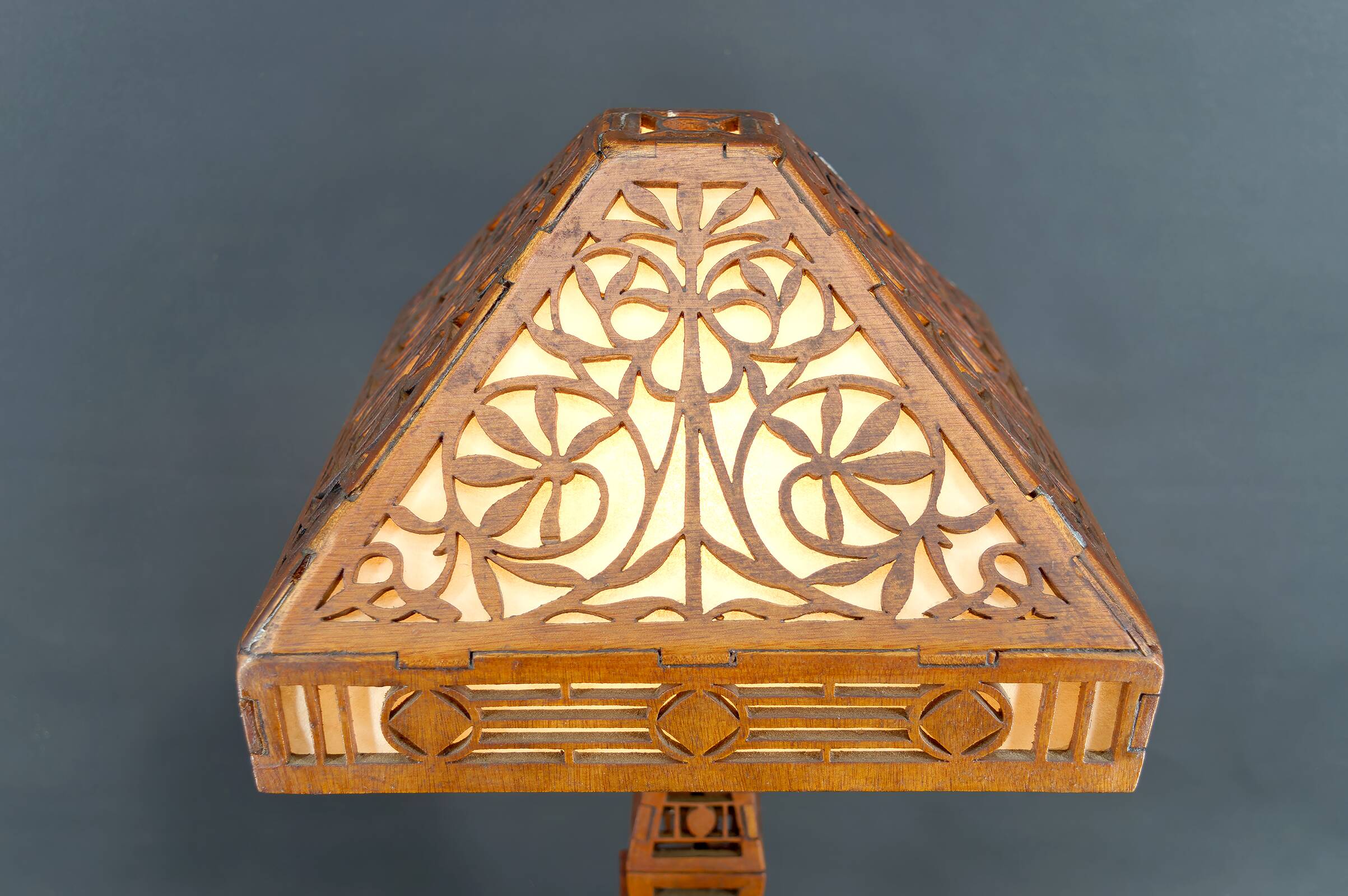Important Carved Wood Lamp, USA, A&C, Prairie School, c. 1900-1920