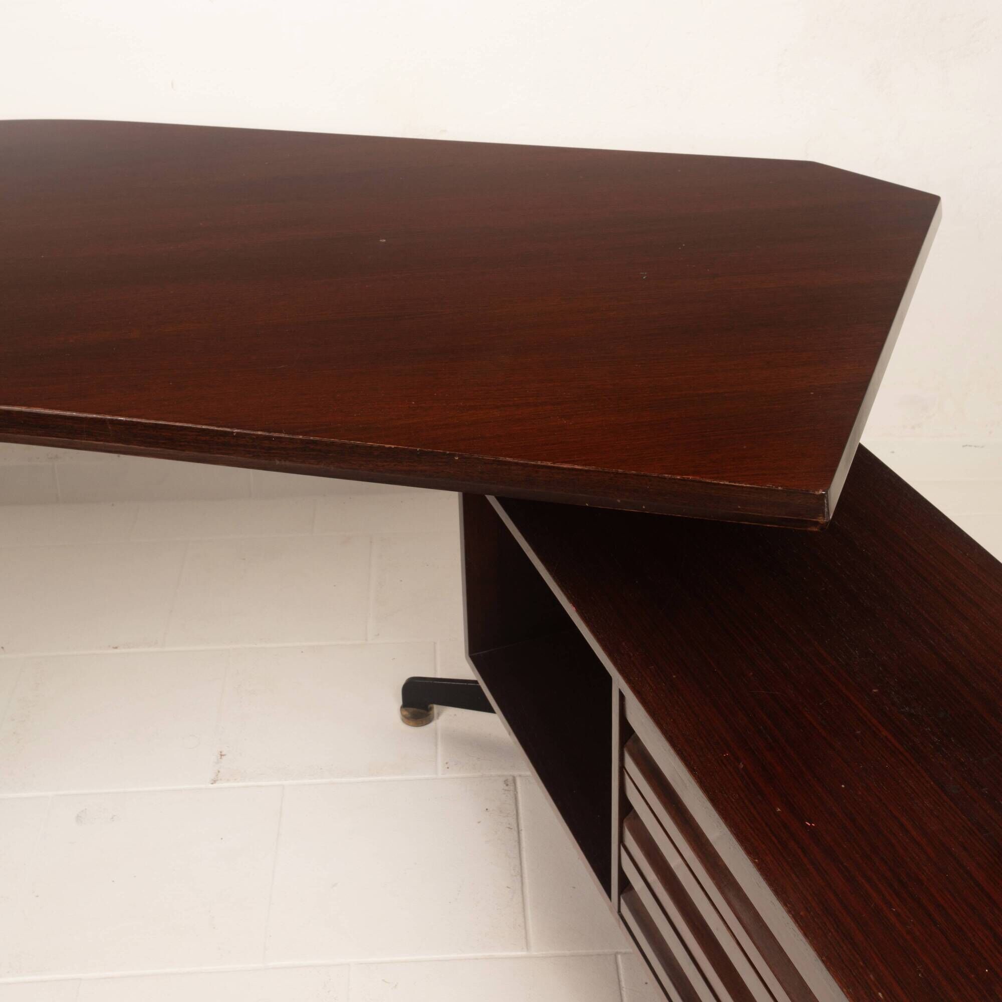 T96 Rosewood Boomerang Desk by Osvaldo Borsani for Tecno, First Edition, 1950