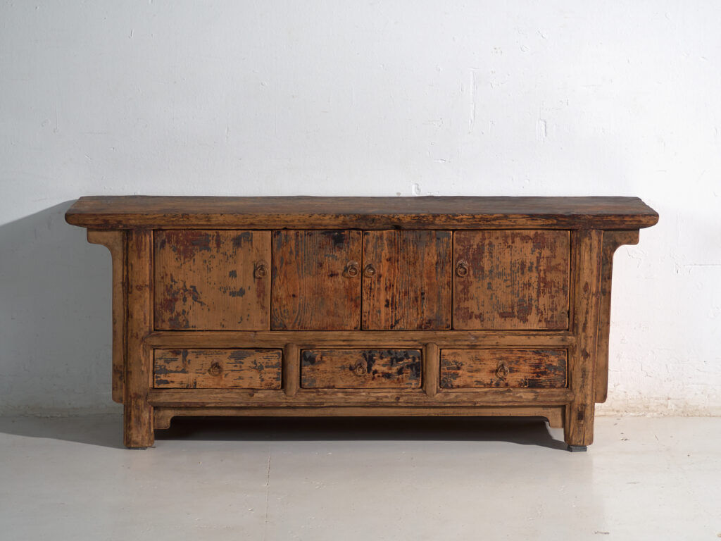 Low buffet in elm with four doors and three drawers – China, circa 1930