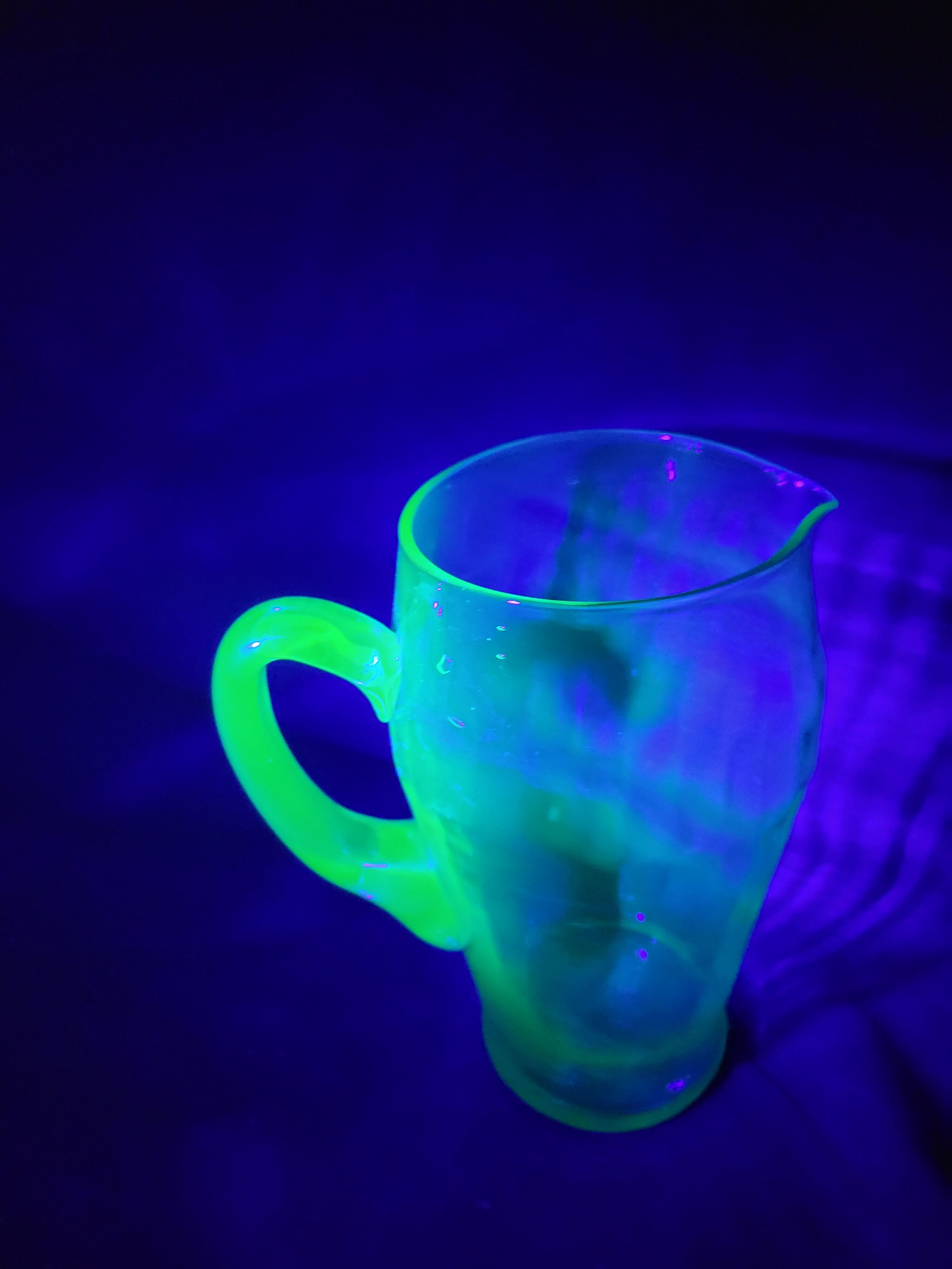 Large art deco pitcher in glass blow uranium (uralin)
