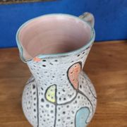 Pichet d'art de hyèvre signé émaux polychrome