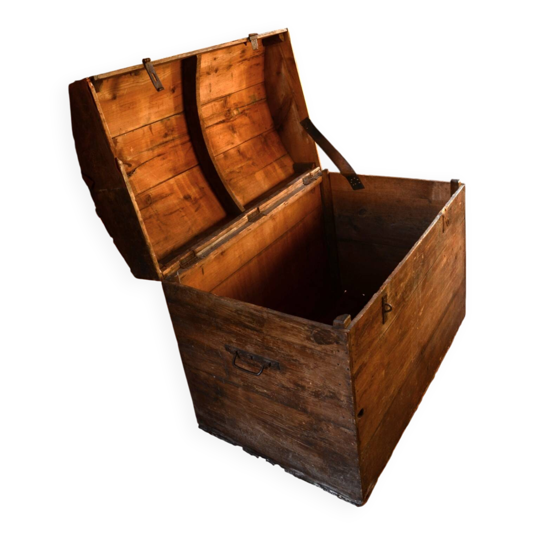 Large antique chest in solid pine and oak