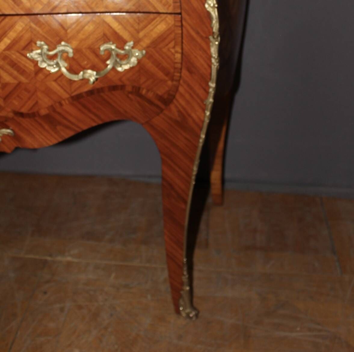 Louis XV commode in marquetry