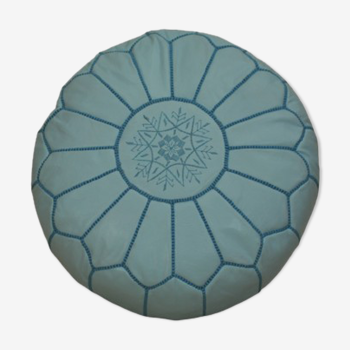 Pouf marocain en cuir bleu ciel