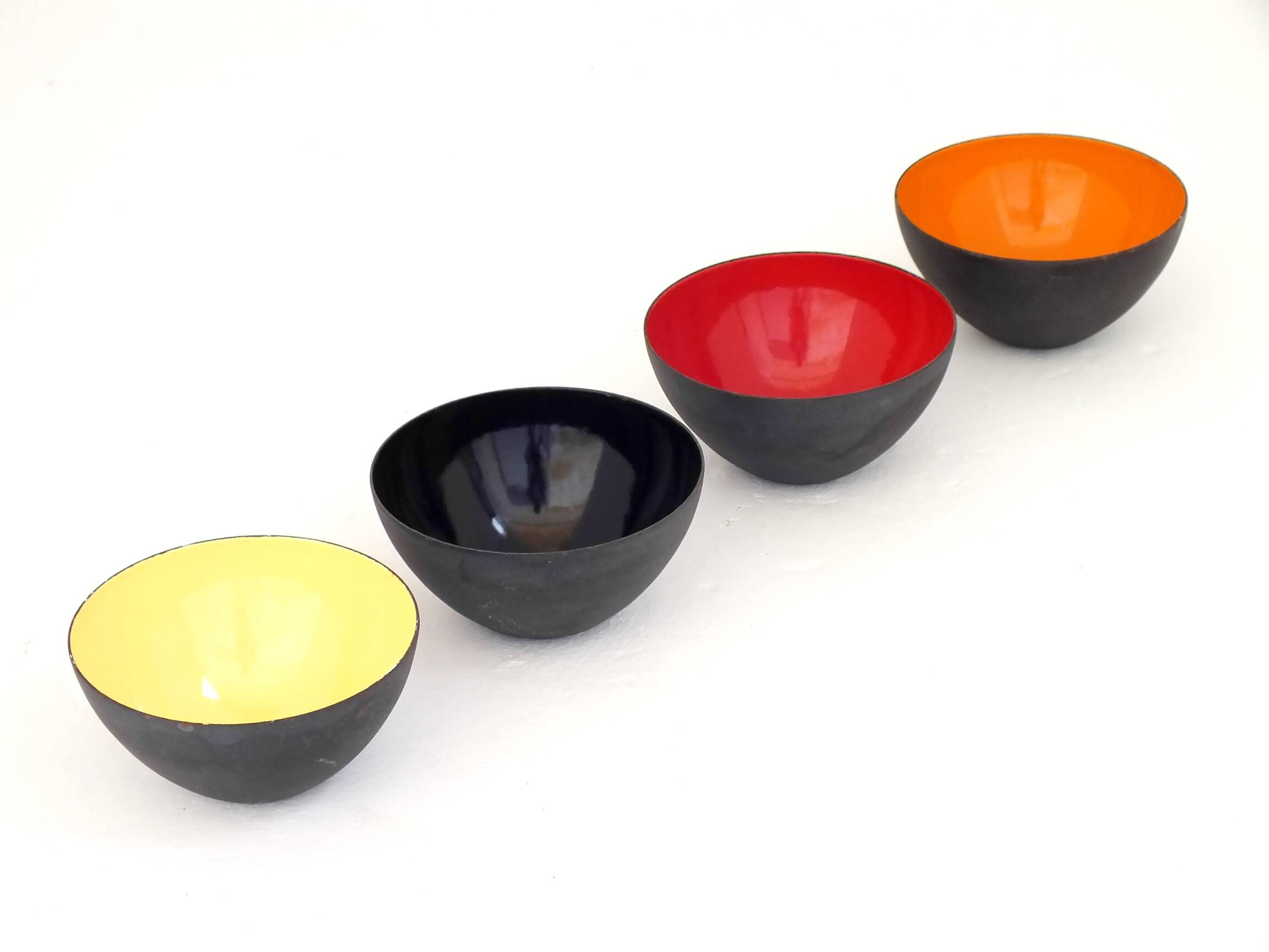 1  bowl first edition by Herbert Krenchel Krenit 1954