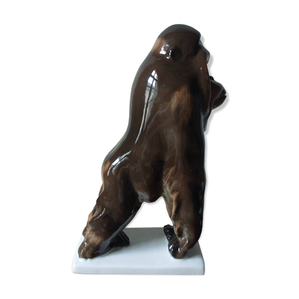 Singe en porcelaine russe