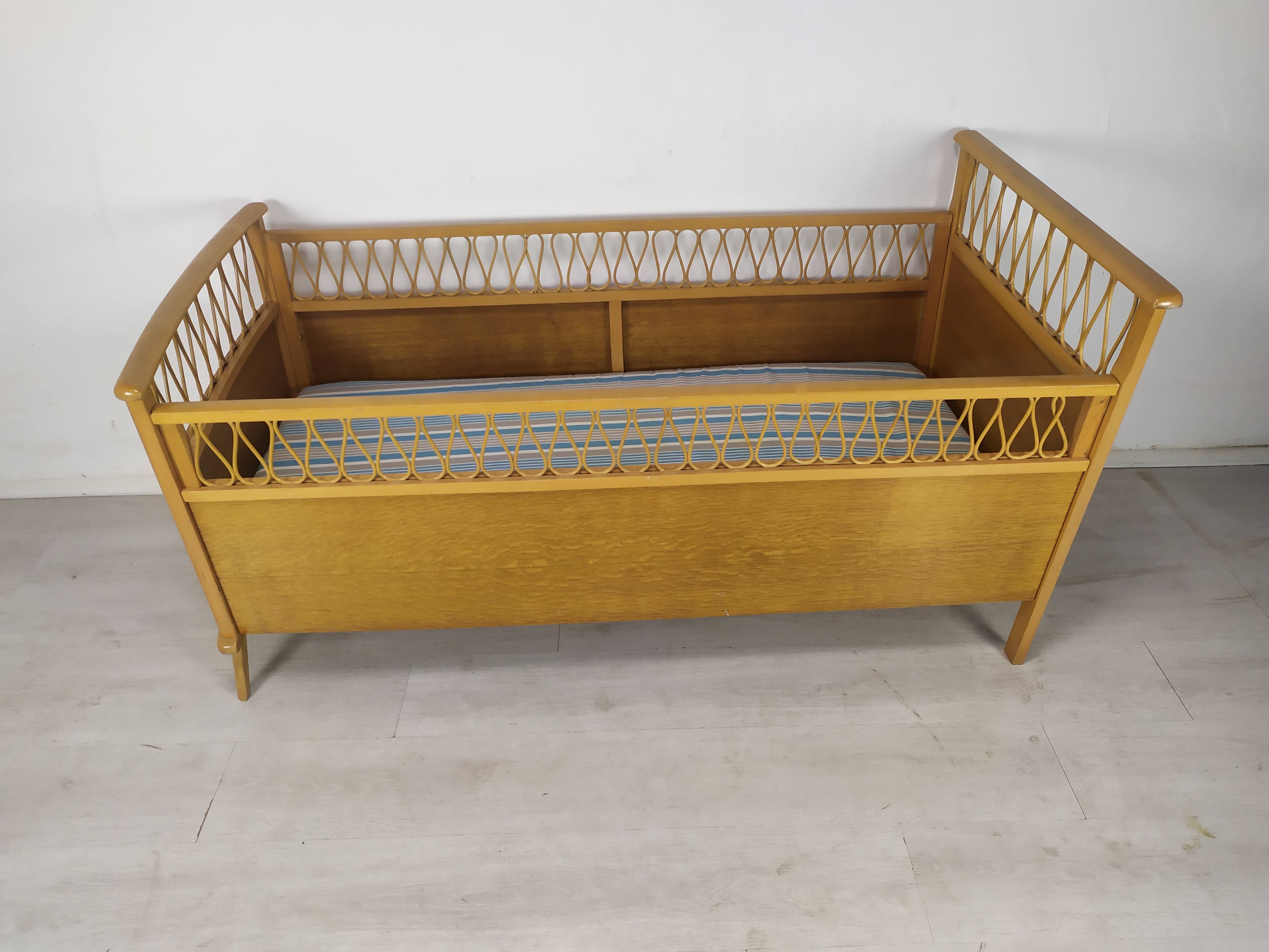 Vintage rattan child bed