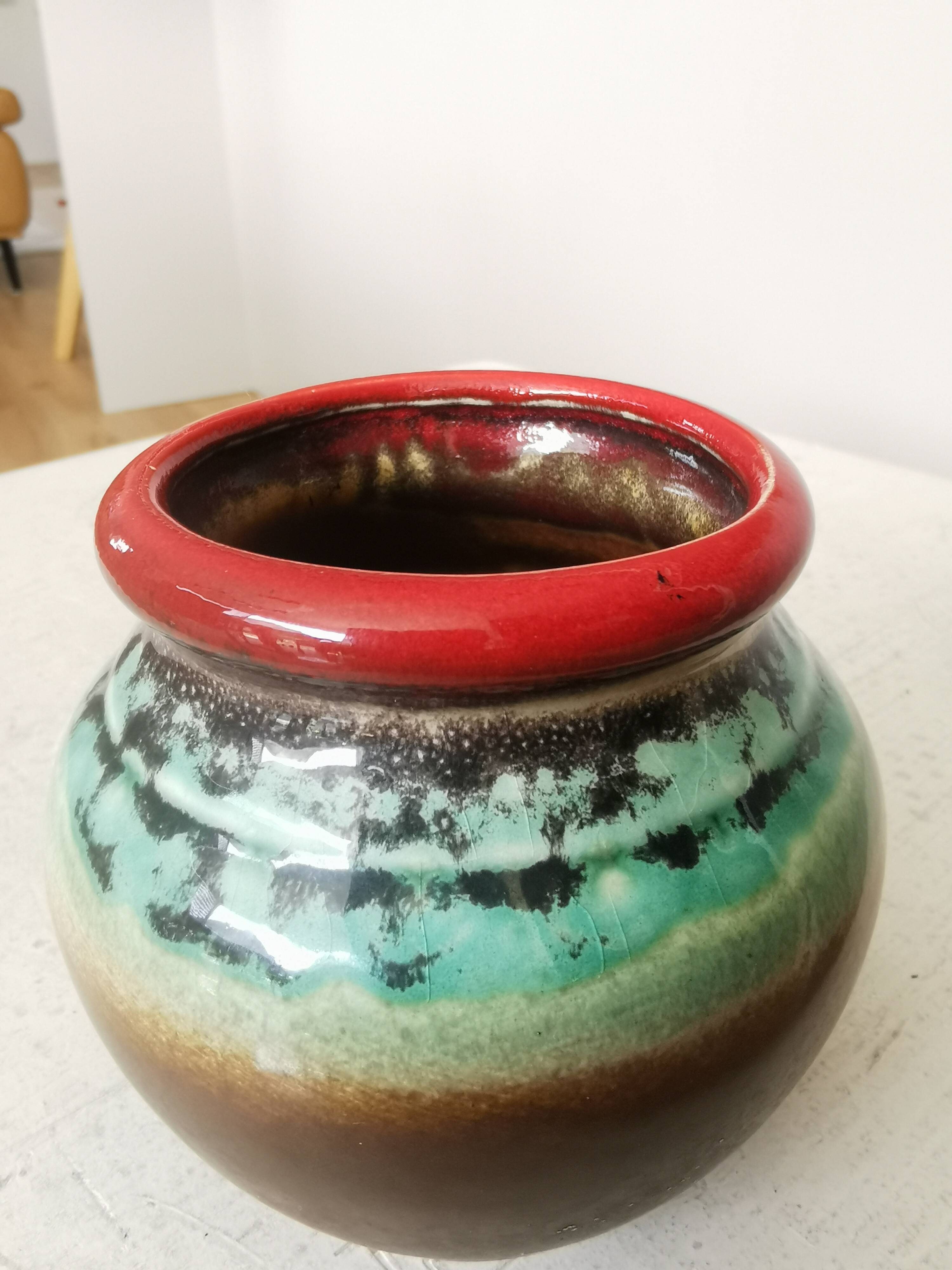 Vase vintage en céramique KIL de Yougoslavie : bordure marron, turquoise et rouge, années 1970