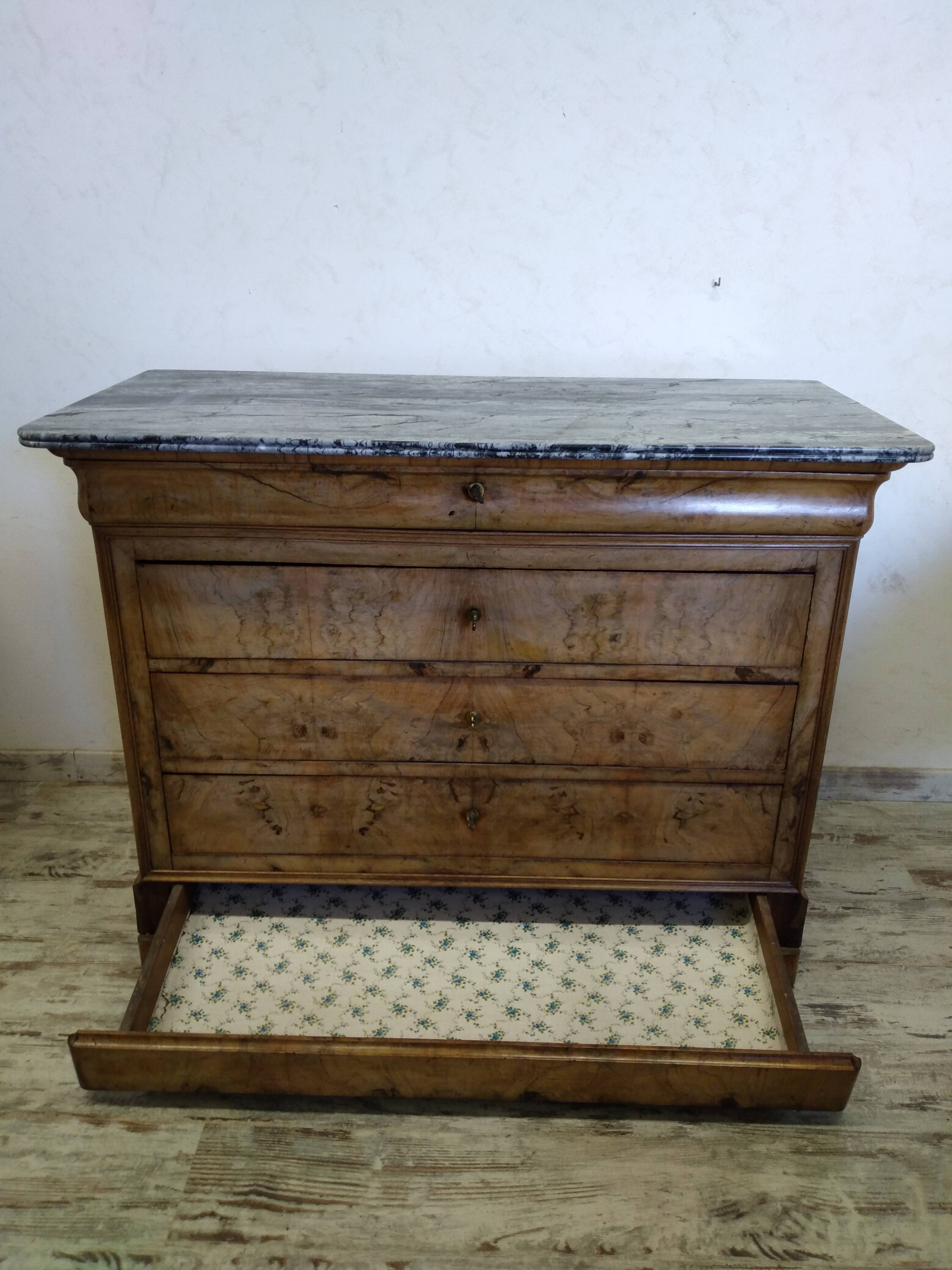 Chest of drawers with marble