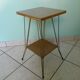 Tablette d'appoint en formica, 2 étagères, métal doré - Années 60
