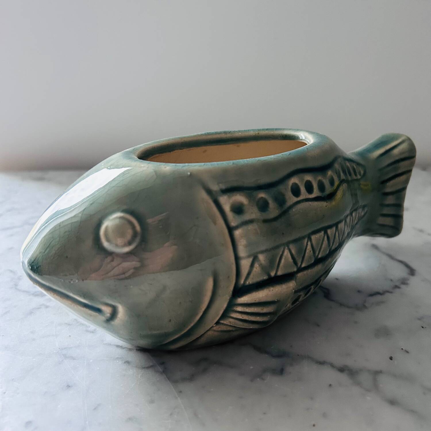 Fish vase graphic decor