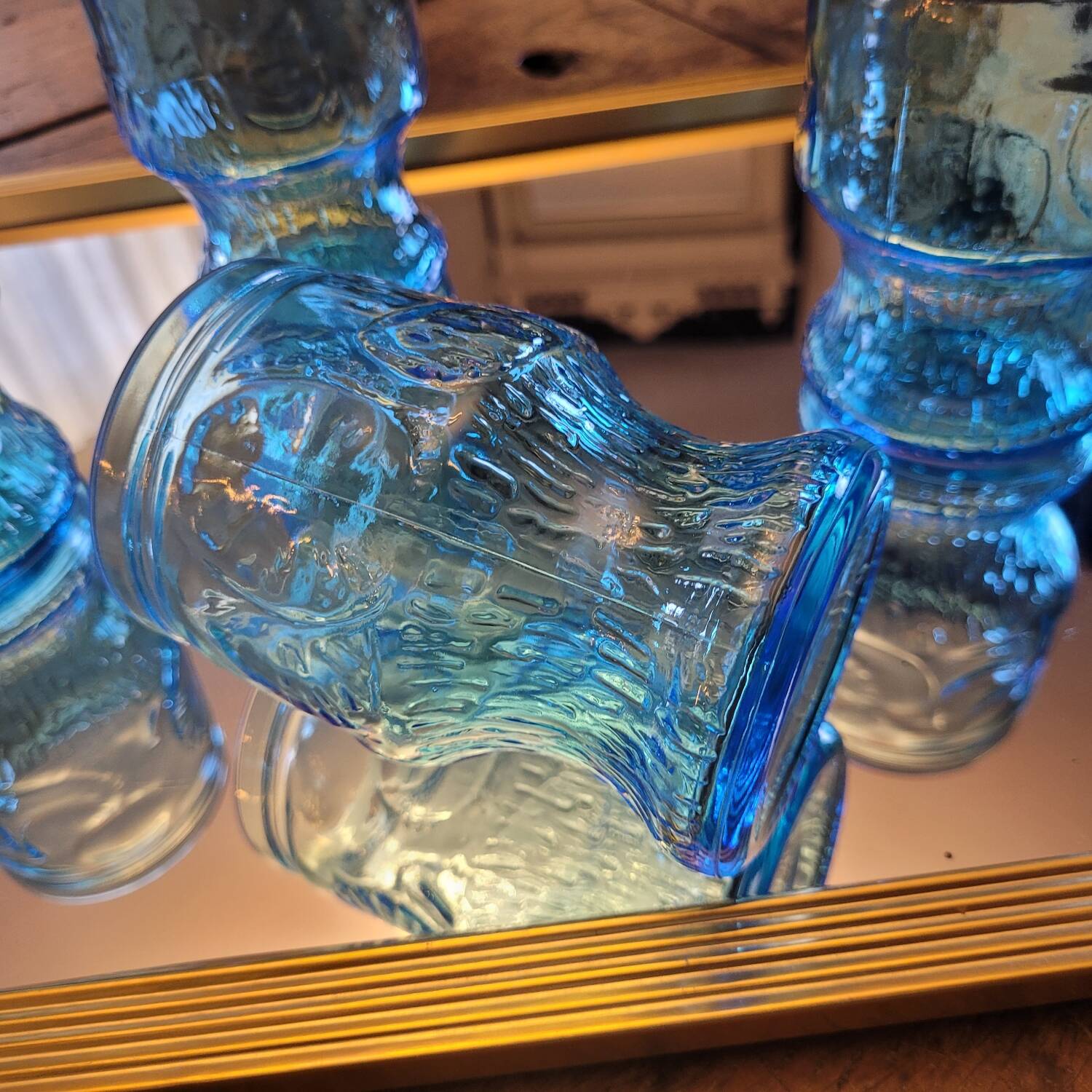 4 verres à orangeade bleus – Italie 70’s, fruits en relief