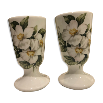 Mazagrans en porcelaine de paris motif fleurs blanches