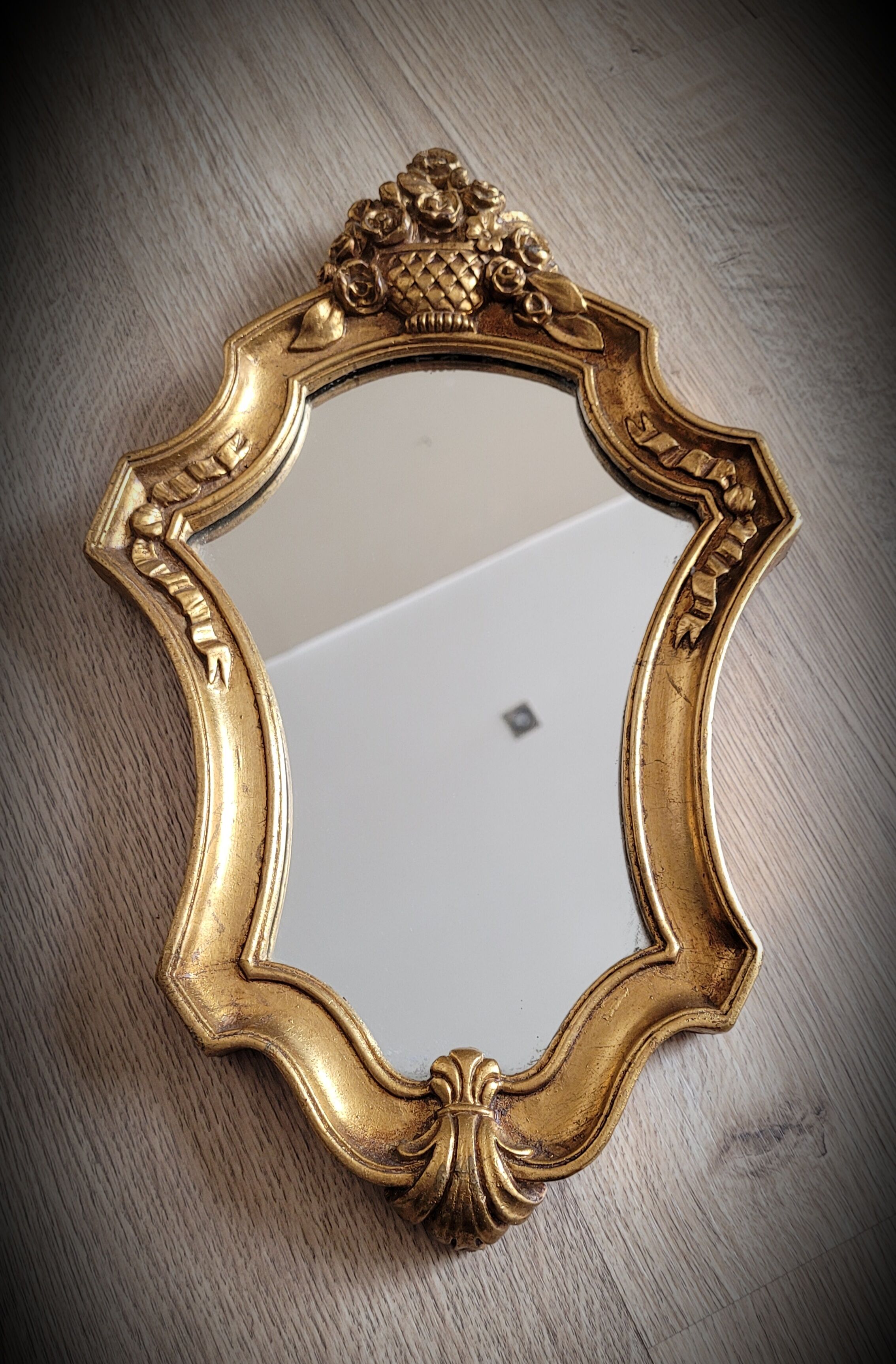 Golden mirror vase flowers 36x23