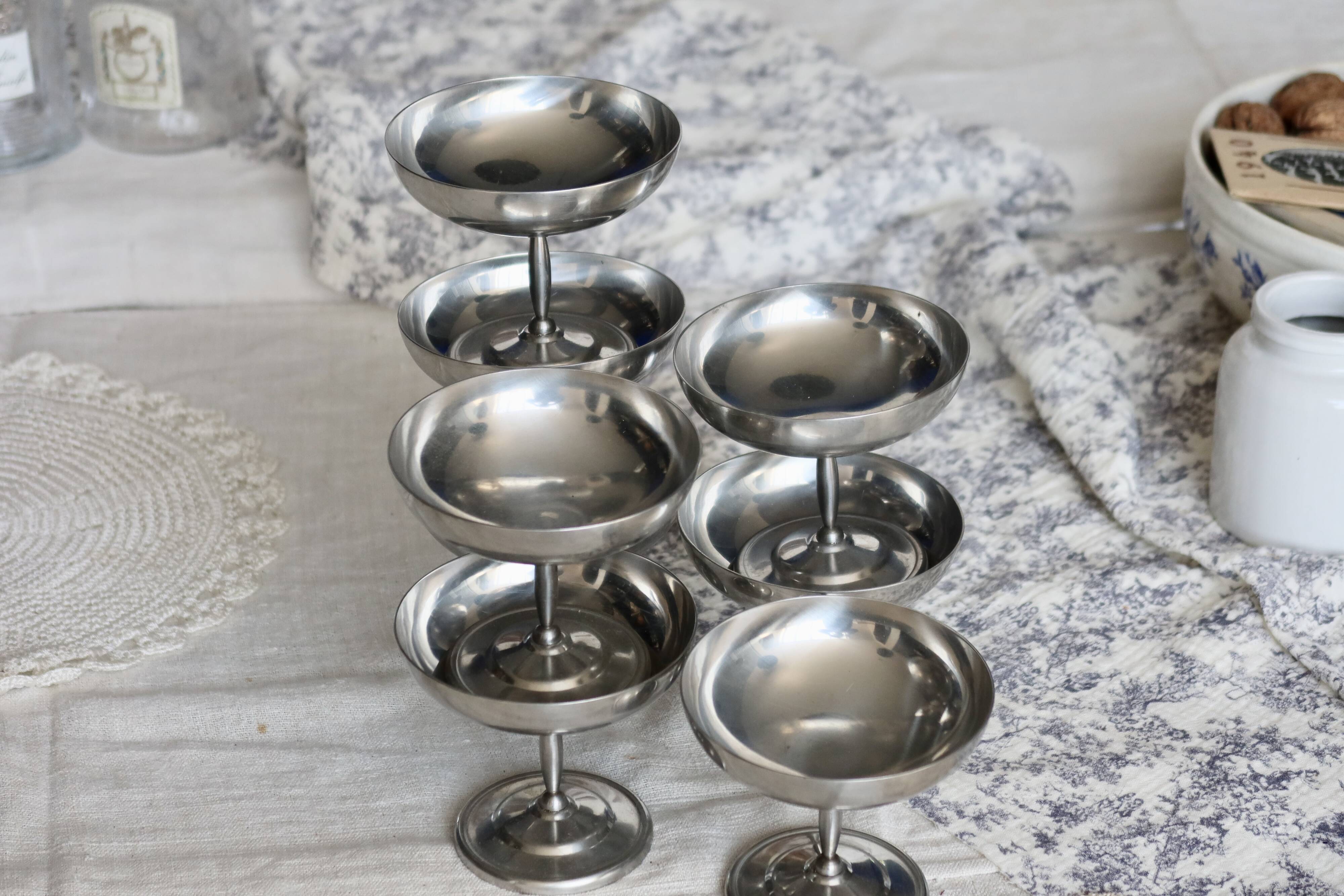 8 ice cream / champagne bowls - Vintage