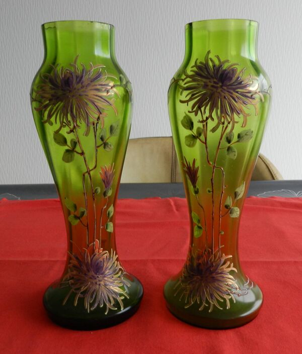 Paire de Vases Emaillés fin XIXème