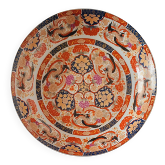 Large deep porcelain plate in Imari style (35.5 cm) with "Phe" decoration.