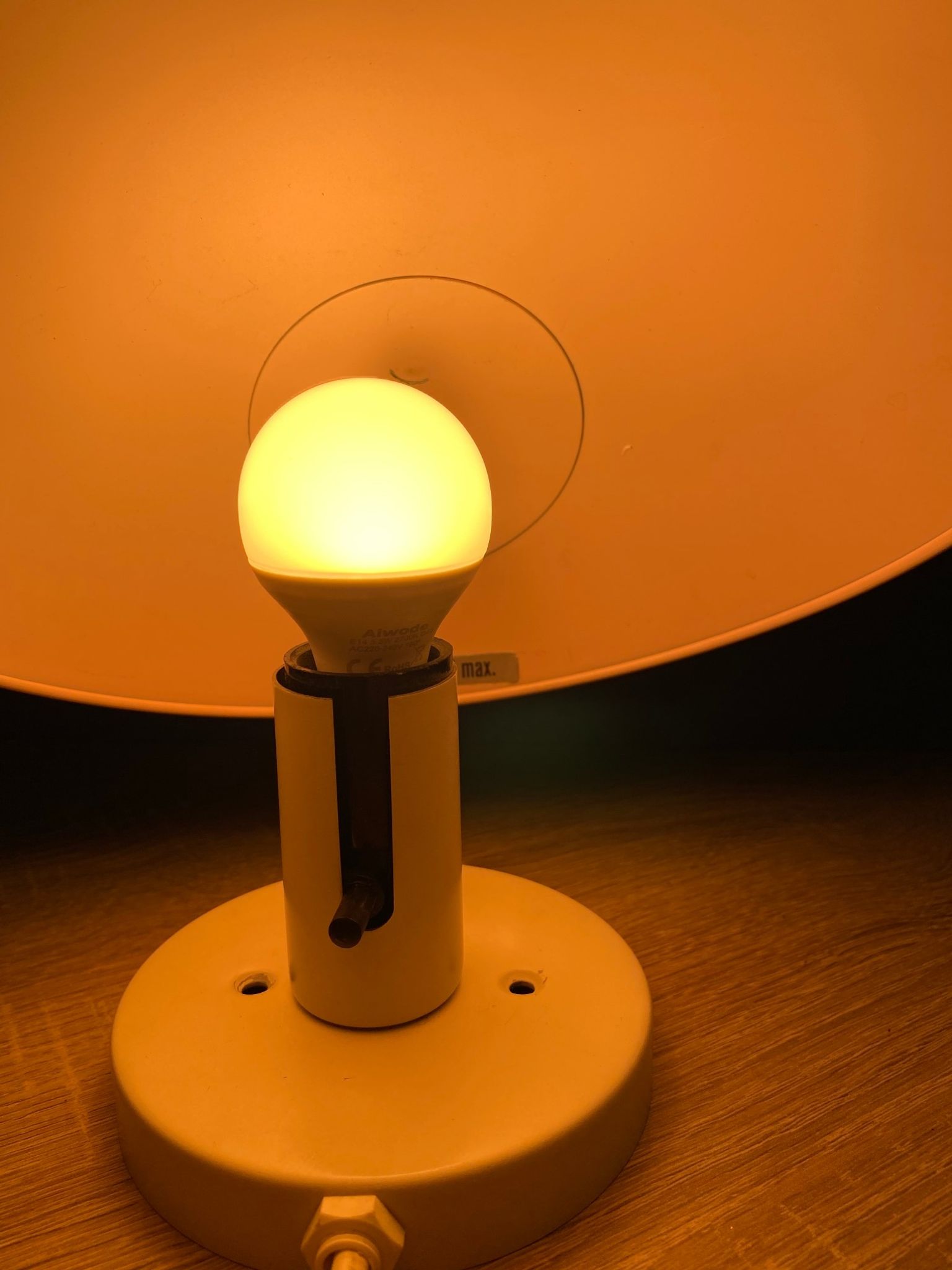 Poul Henningsen hat wall lamp