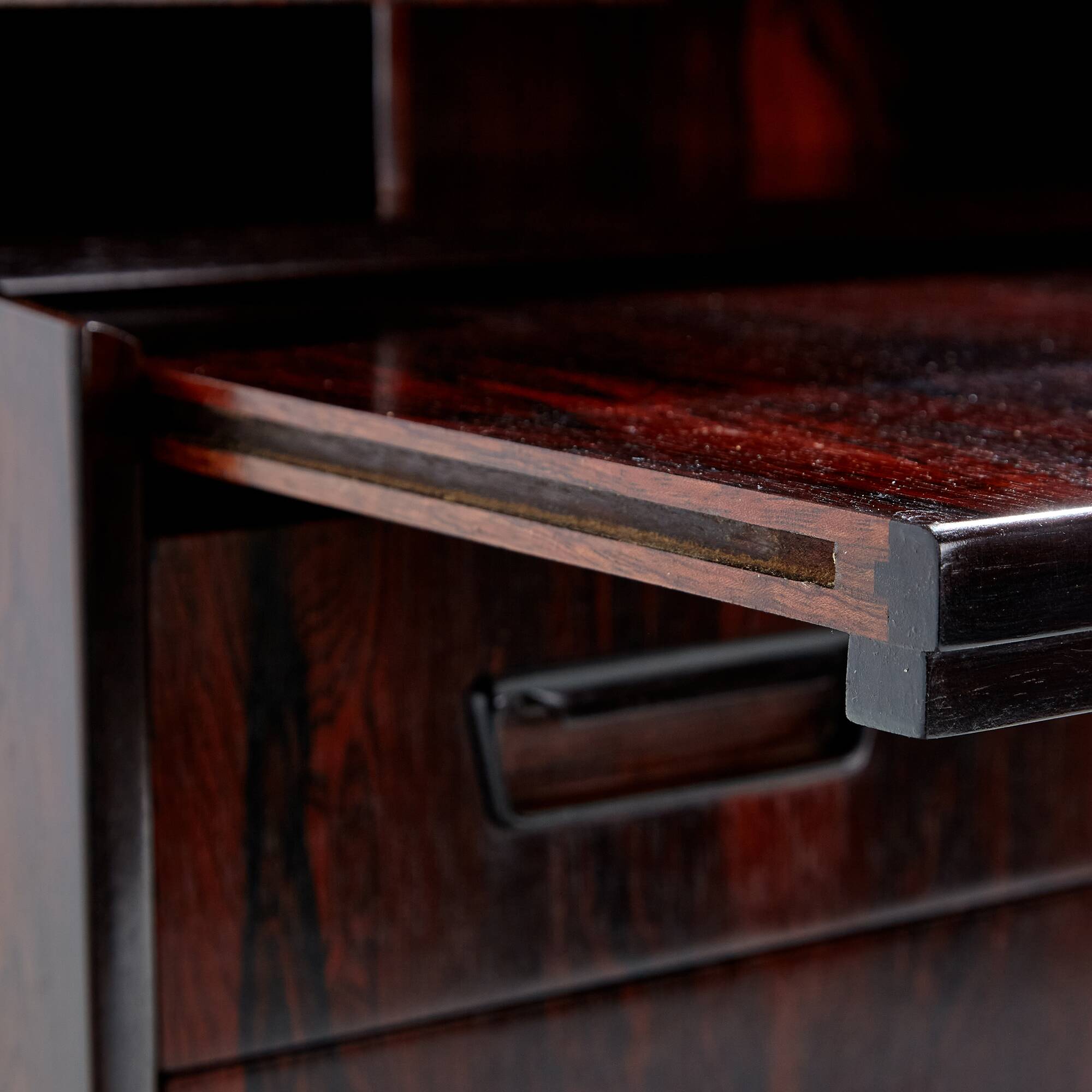 Bureau en palissandre restauré par arne wahl iversen pour vinde møbelfabrik