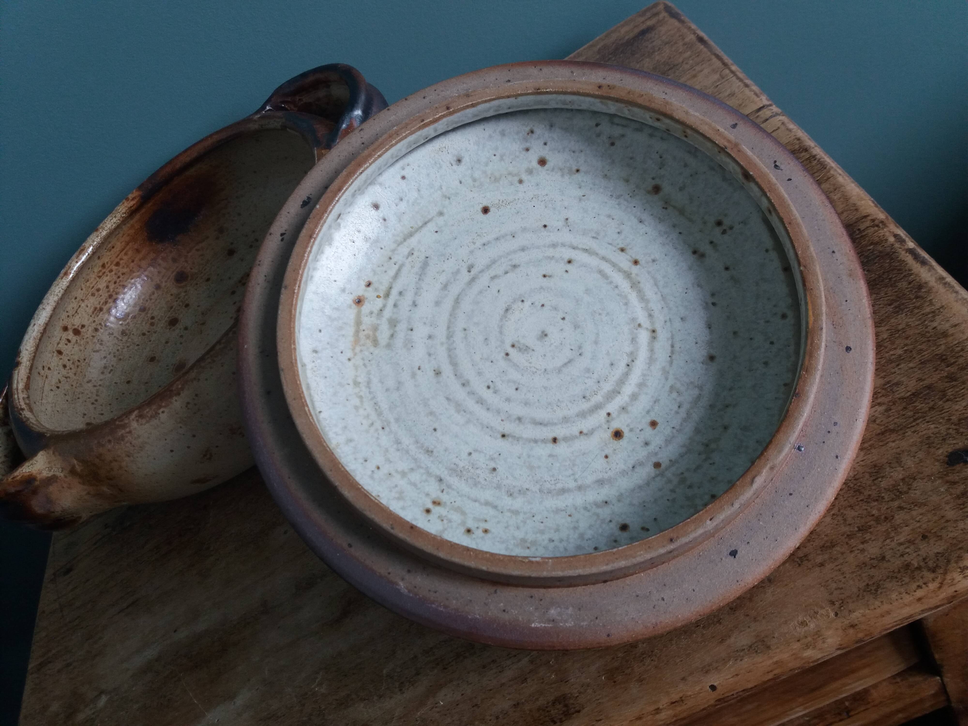 Vegetable tureen in Puisaye sandstone signed Jean-Pierre Prud'homme