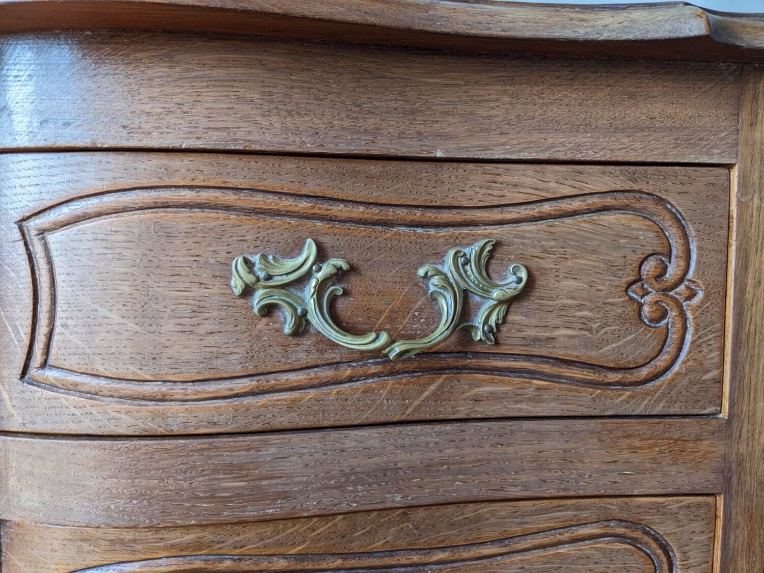 Louis XV style crossbow chest of drawers