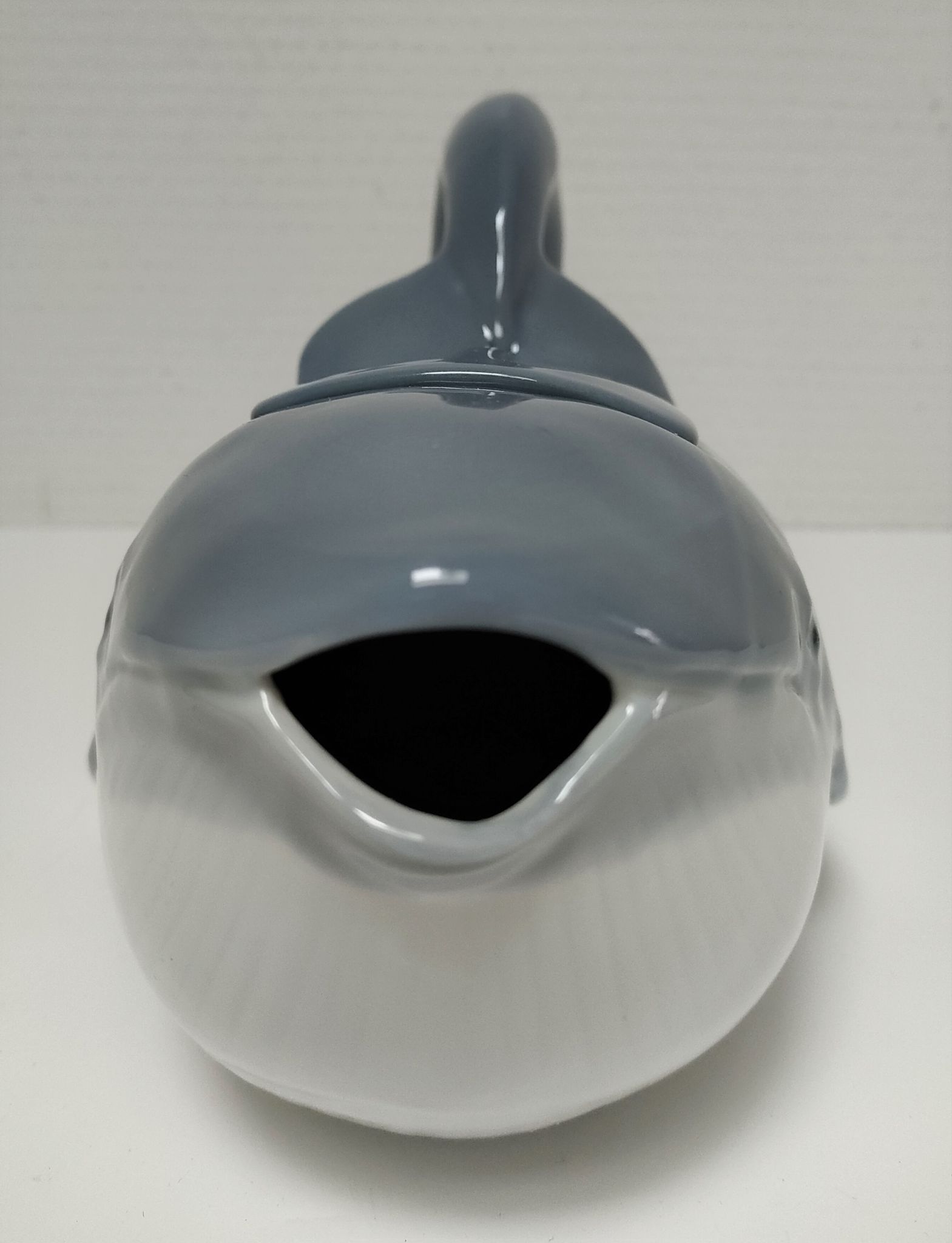 Teapot zoomorphic blue whale porcelain design Japan
