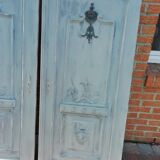Paire de porte ancienne peinte en bois sculpté