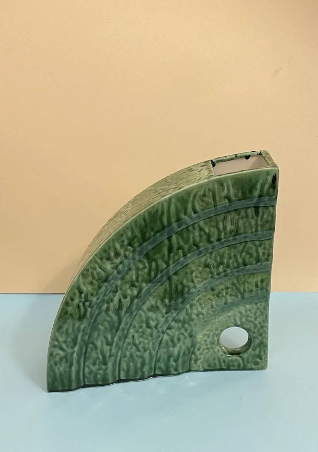 Memphis Shell ceramic vase by Florio Keramia