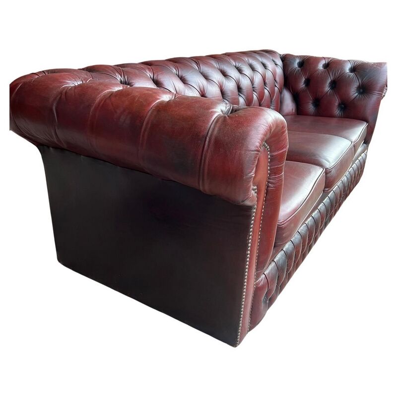 Burgundy leather chesterfield sofa