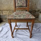 6 chaises de style en chêne massif et tissus