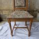 6 chaises de style en chêne massif et tissus