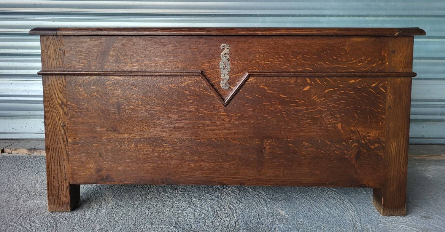 Wedding chest, wood, storage, in solid oak pegged