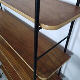 Shelves on string feet