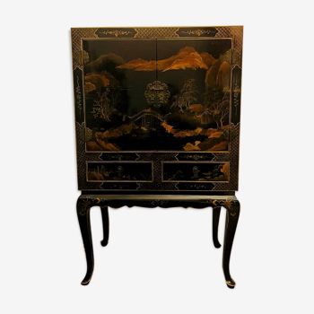 Bar furniture / coat of arms Chinese lacquered entrance
