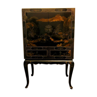 Bar furniture / coat of arms Chinese lacquered entrance