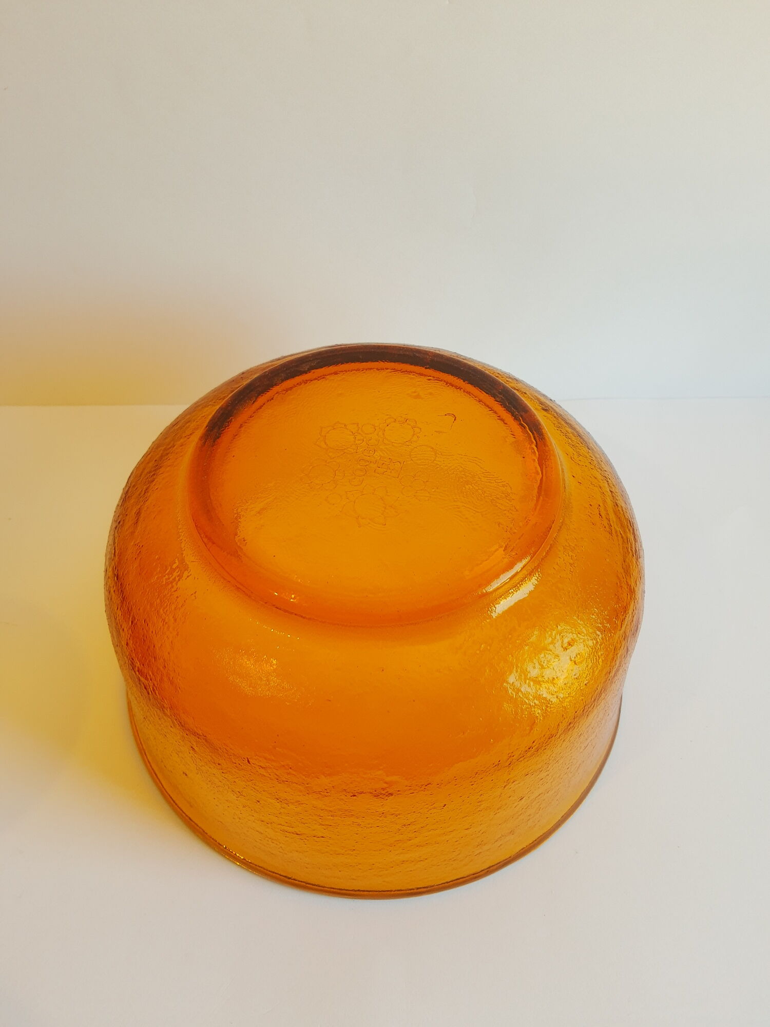 Lot salad bowl codec and 7 cups frosted amber glass sierra 70s