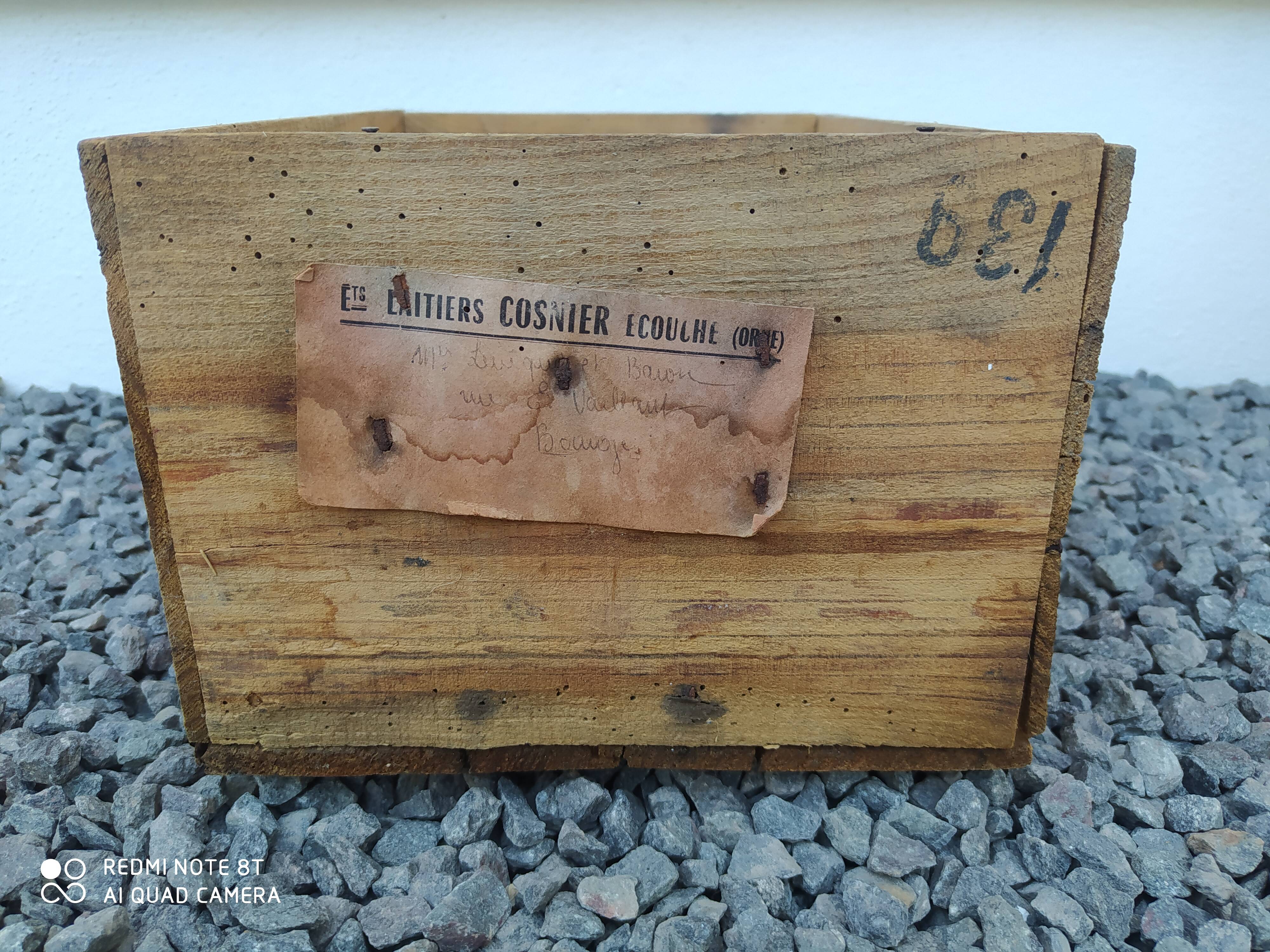 Vintage wooden box / box of beurre Cosnier