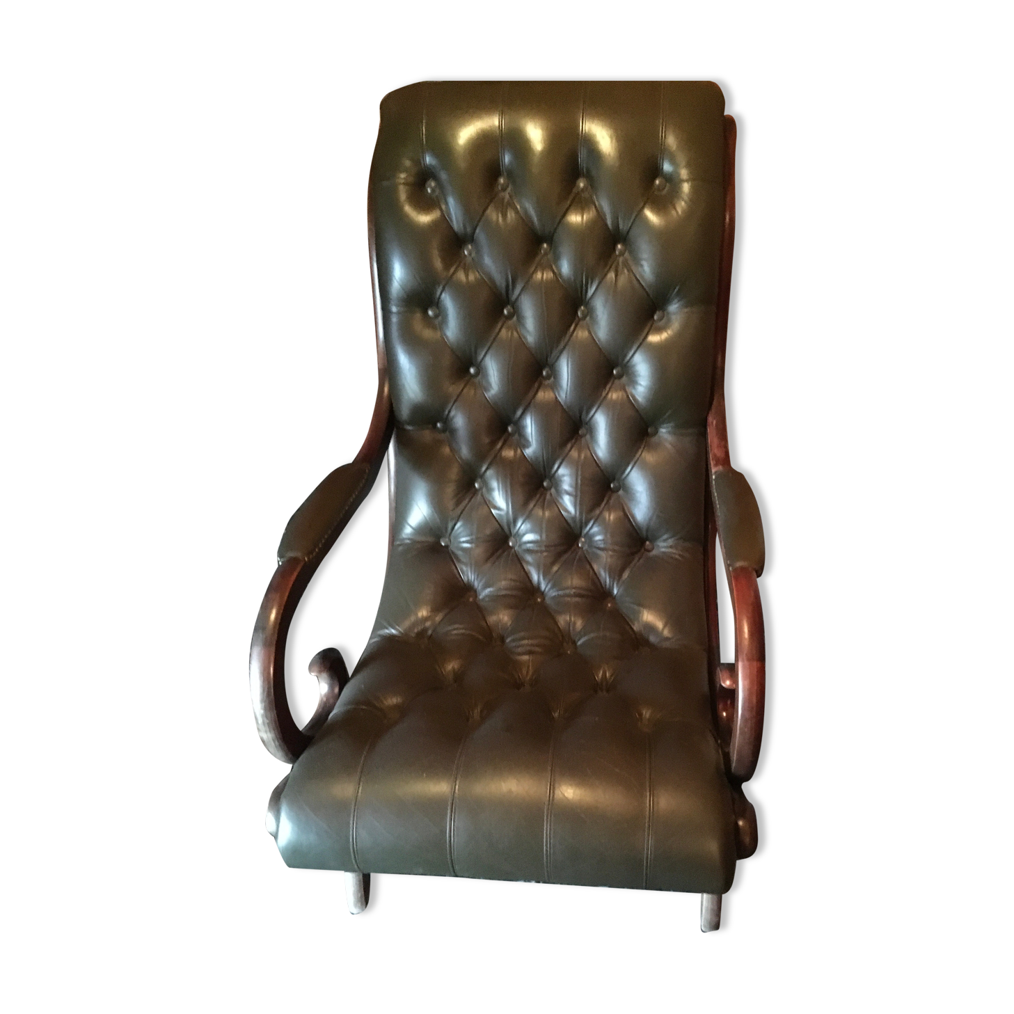 Chesterfield elongated chair