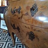 Curved Louis XV chest of drawers
