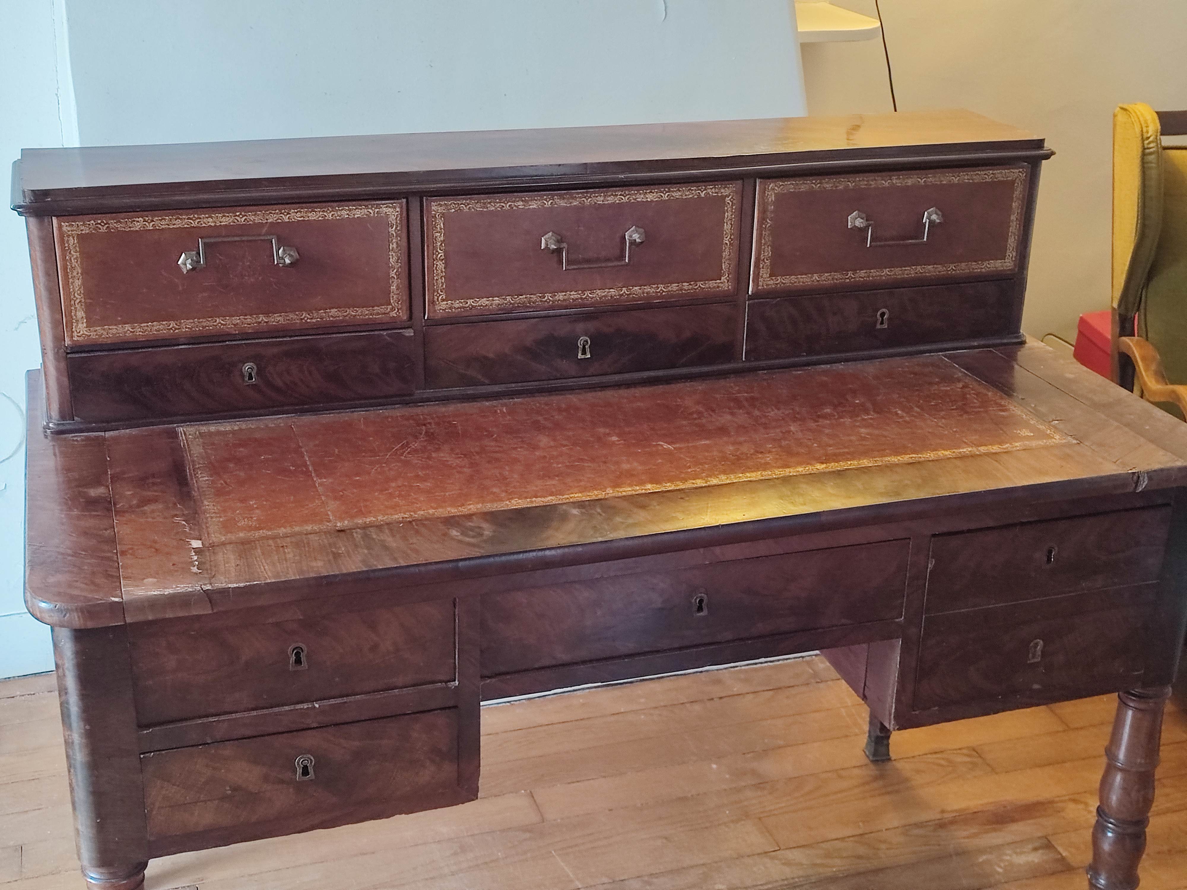 Bureau Louis Philippe à gradins