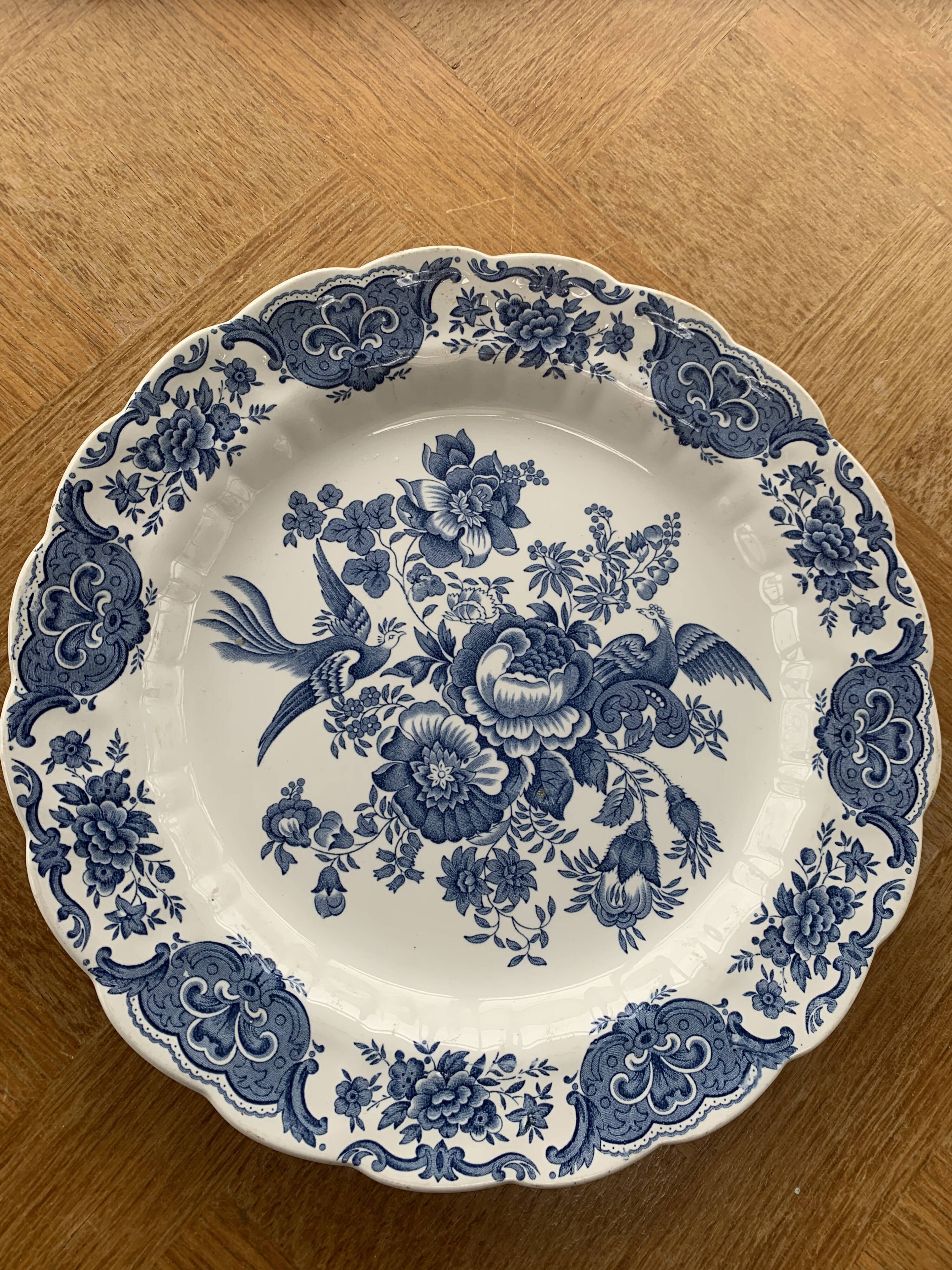 Vintage Windsor model ridgway staffordshire cake dish