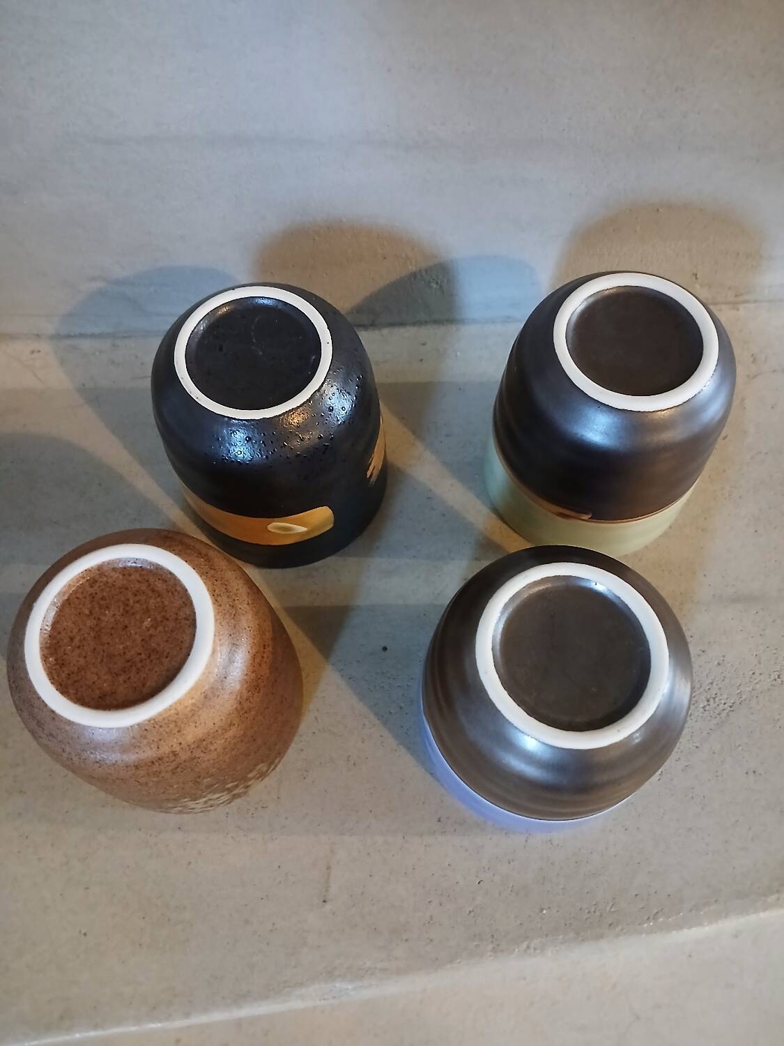4 stoneware coffee cups