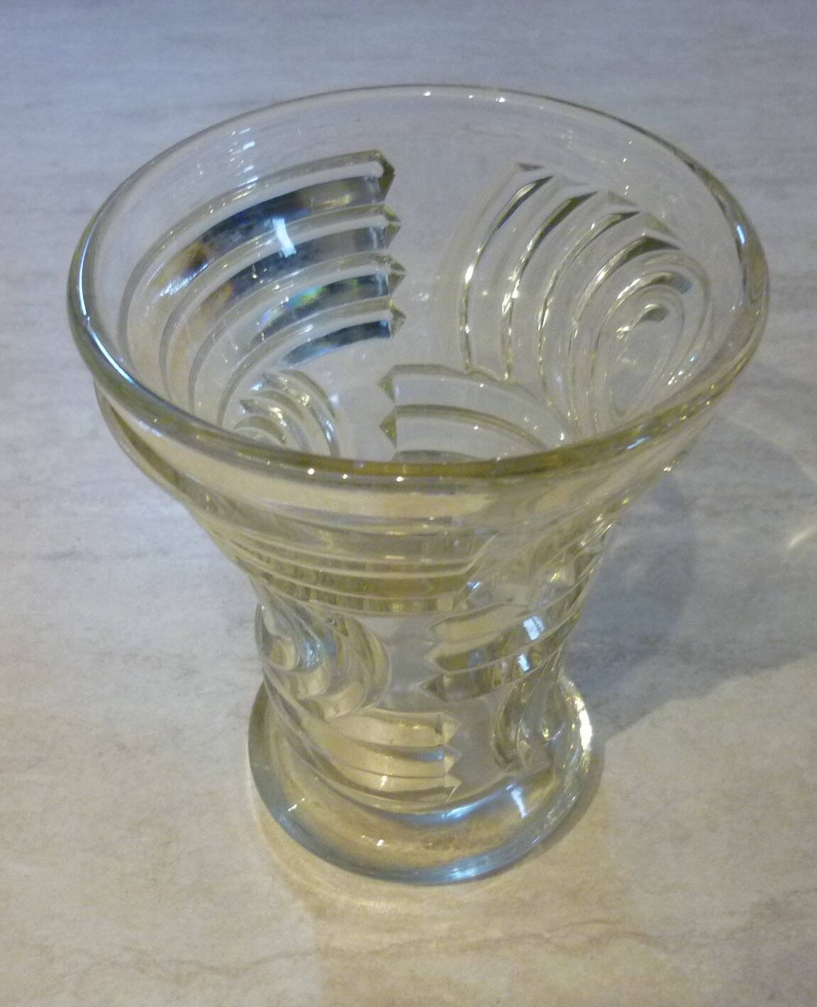 Fresnel style glass vase